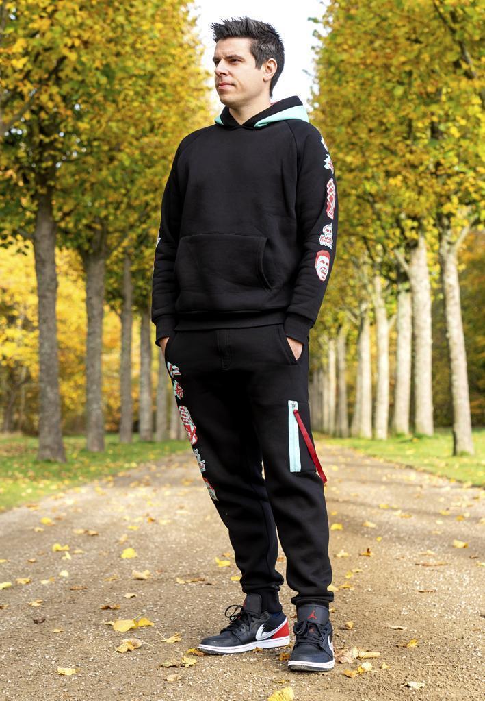 aa34ac1b81c438a065fab69af6d08f3c_ae7de2a9-2db5-4651-833b-7220745515e1_1800x1800