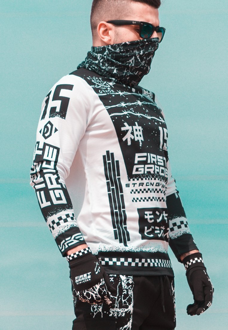 e635b7dfbb353c4f9d01d0453d5df635_1800x1800